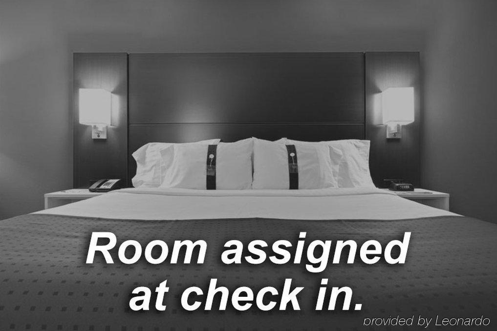 Holiday Inn Express Hotel & Suites Minneapolis-Downtown Convention Center By Ihg Екстериор снимка