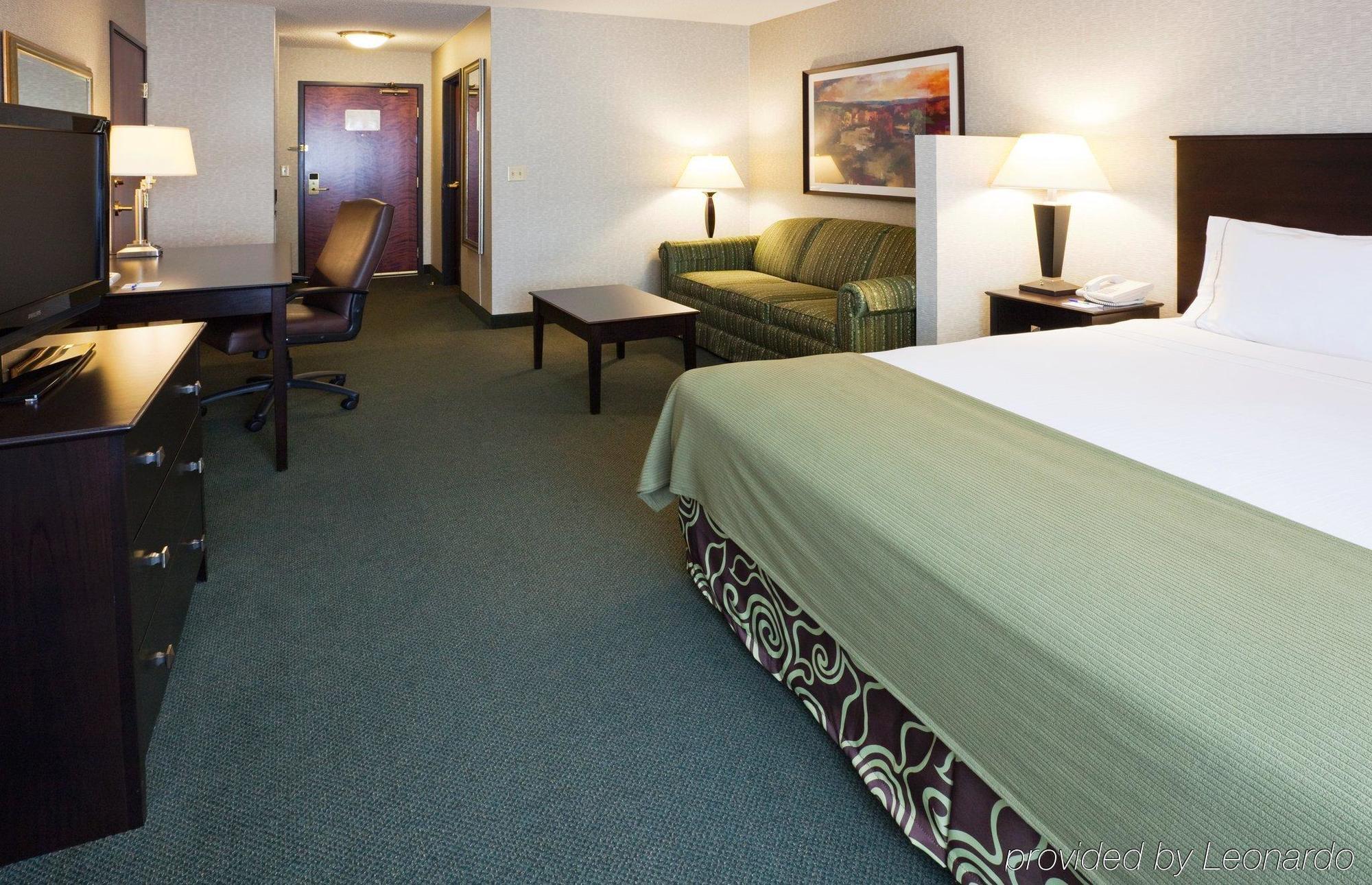 Holiday Inn Express Hotel & Suites Minneapolis-Downtown Convention Center By Ihg Екстериор снимка