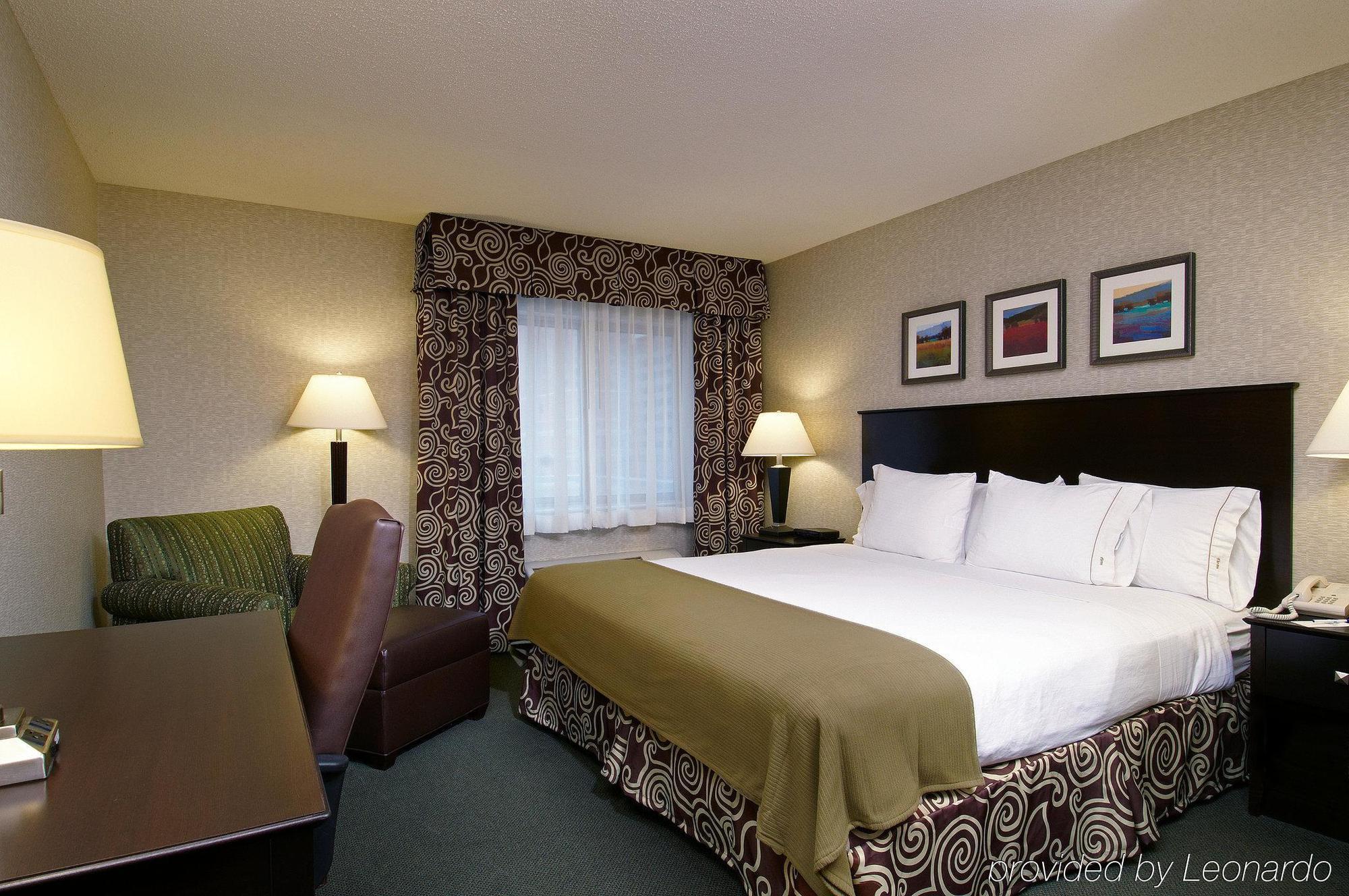 Holiday Inn Express Hotel & Suites Minneapolis-Downtown Convention Center By Ihg Екстериор снимка