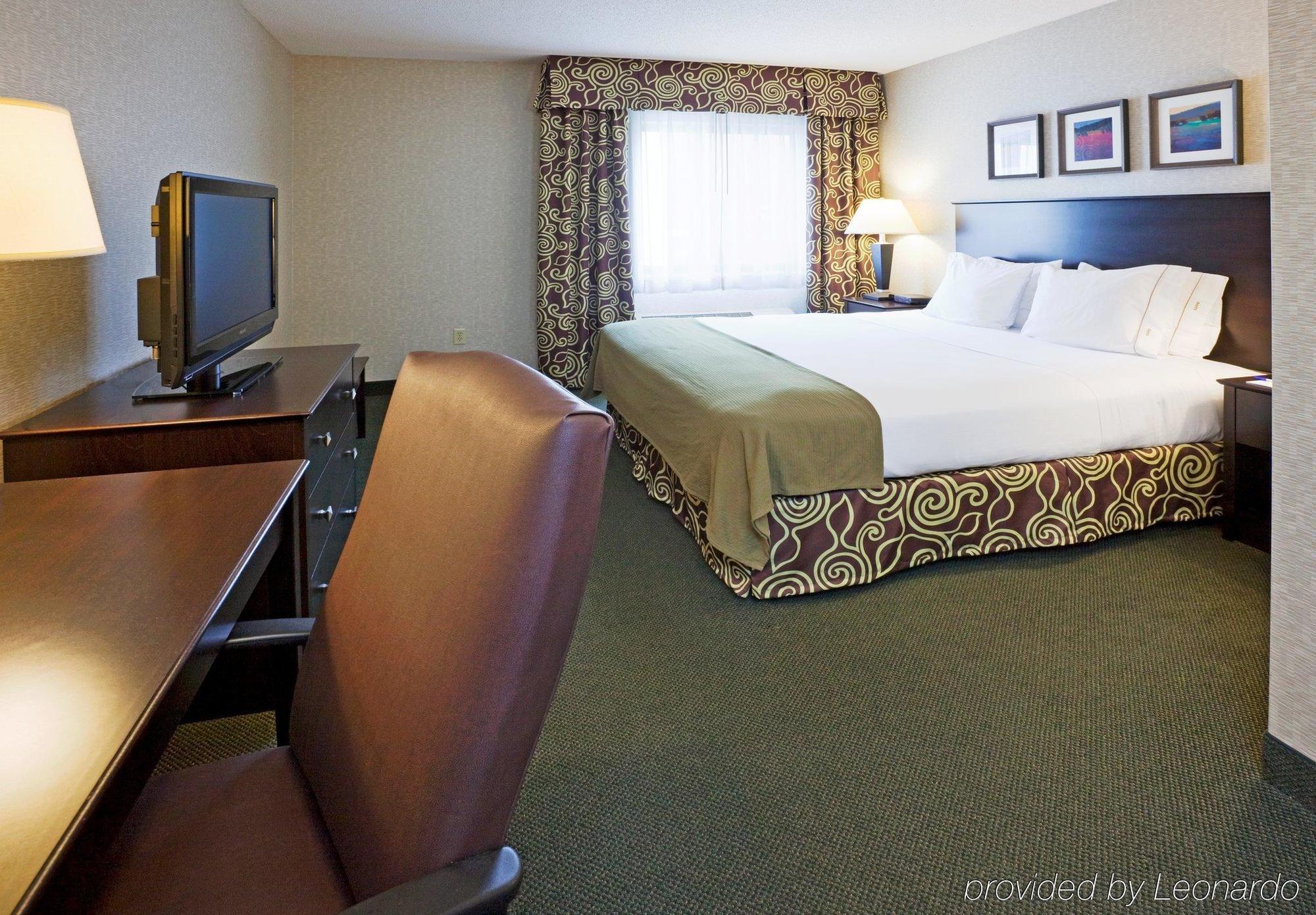 Holiday Inn Express Hotel & Suites Minneapolis-Downtown Convention Center By Ihg Екстериор снимка