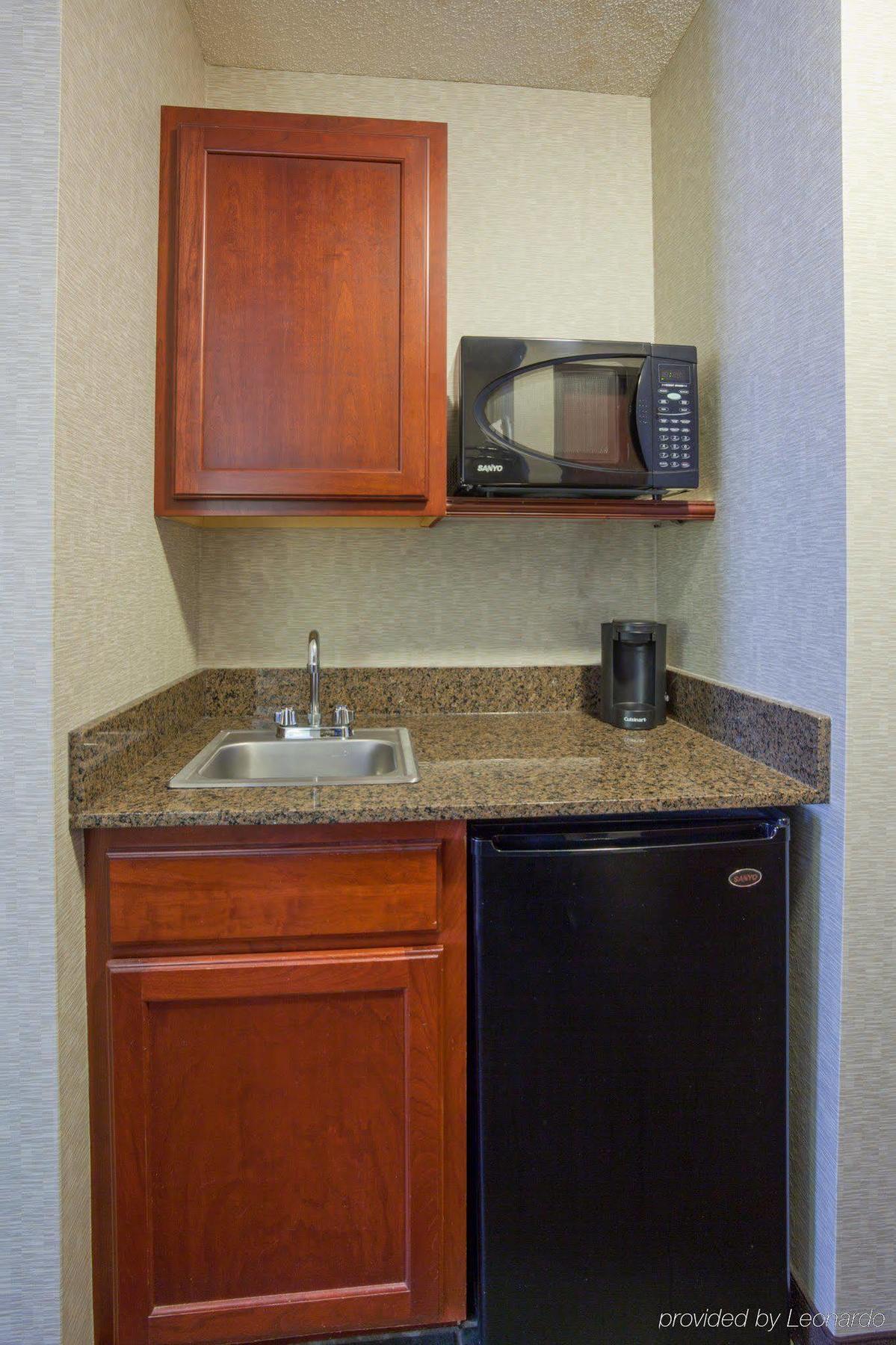 Holiday Inn Express Hotel & Suites Minneapolis-Downtown Convention Center By Ihg Екстериор снимка