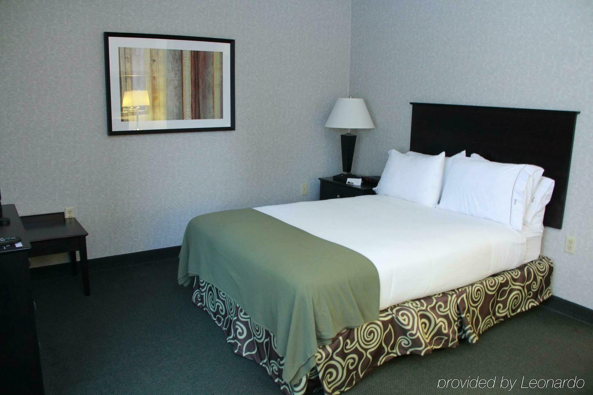 Holiday Inn Express Hotel & Suites Minneapolis-Downtown Convention Center By Ihg Екстериор снимка